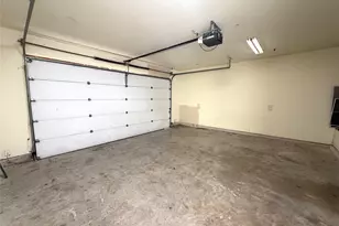 1512 S Medina St, Lockhart, TX 78644 - Photo 16