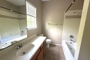 1512 S Medina St, Lockhart, TX 78644 - Photo 10