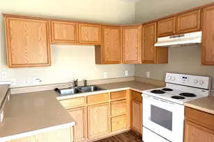 1512 S Medina St, Lockhart, TX 78644 - Photo 6