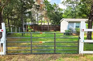 184 Arrowhead Dr, Smithville, TX 78957 - Photo 12