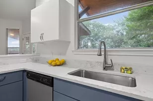 3917 Canyon Glen Cir, Austin, TX 78732 - Photo 6