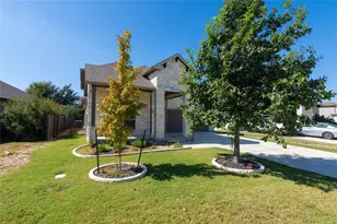 204 Serrano St, Georgetown, TX 78628 - Photo 4