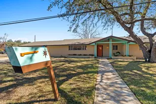 100 W Central Dr, Georgetown, TX 78628 - Photo 2