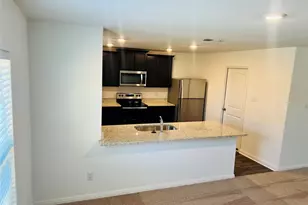 109 Fairfax Ln, Jarrell, TX 76537 - Photo 2