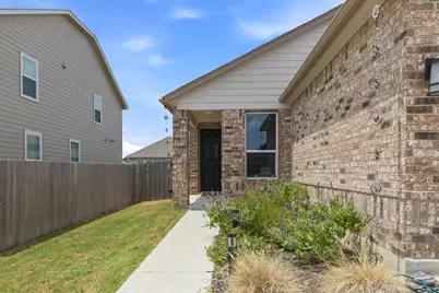 223 Pitkin Drive, Lockhart, TX 78644 - Photo 8