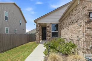 223 Pitkin Dr, Lockhart, TX 78644 - Photo 8