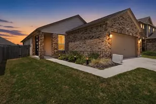 223 Pitkin Dr, Lockhart, TX 78644 - Photo 2