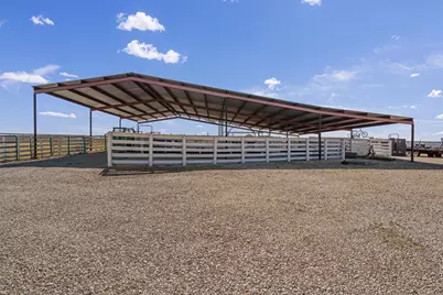 5300 County Road 424, Taylor, TX 76574 - Photo 32