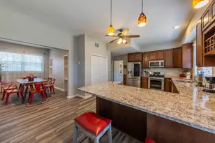 1212 N Main St, Elgin, TX 78621 - Photo 10