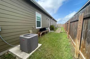 2321 Forgetmenot Ln, Pflugerville, TX 78660 - Photo 14
