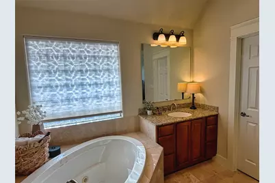 20305 Haystack Cove, Spicewood, TX 78669 - Photo 18