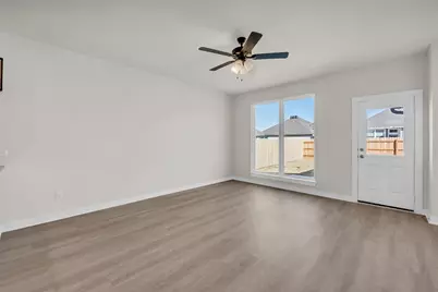 121 Walk Way, Jarrell, TX 76537 - Photo 18