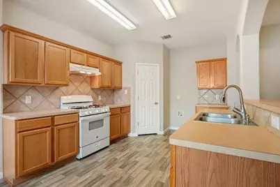 144 Oxford Drive, Kyle, TX 78640 - Photo 8