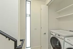 3406 E 17th St, Austin, TX 78721 - Photo 24