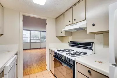 1800 Lavaca Street #214, Austin, TX 78701 - Photo 14