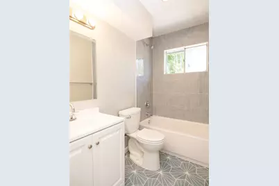 2524 Glen Springs Way #B, Austin, TX 78741 - Photo 6