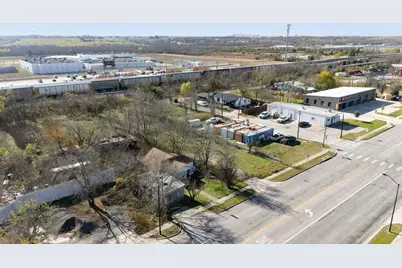 919 W 2nd Street, Taylor, TX 76574 - Photo 32