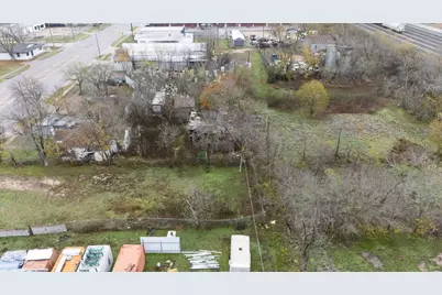 919 W 2nd Street, Taylor, TX 76574 - Photo 14