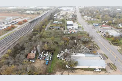 919 W 2nd Street, Taylor, TX 76574 - Photo 12