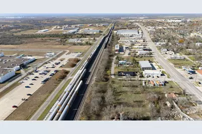 919 W 2nd Street, Taylor, TX 76574 - Photo 30