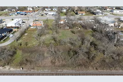 919 W 2nd Street, Taylor, TX 76574 - Photo 34