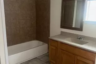 823 Monterrey St, Lockhart, TX 78644 - Photo 10