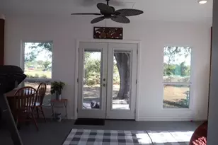 913 Seventh St, Lexington, TX 78947 - Photo 6
