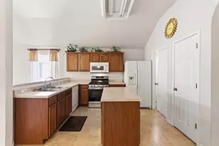 1156 Woodlands Dr, Kyle, TX 78640 - Photo 4