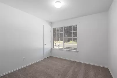 211 Phillips Street, Hutto, TX 78634 - Photo 4