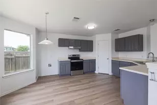 211 Phillips St, Hutto, TX 78634 - Photo 14