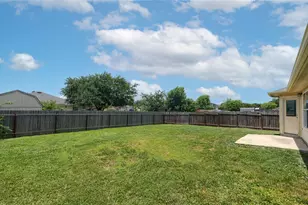 211 Phillips St, Hutto, TX 78634 - Photo 10