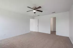 211 Phillips St, Hutto, TX 78634 - Photo 6