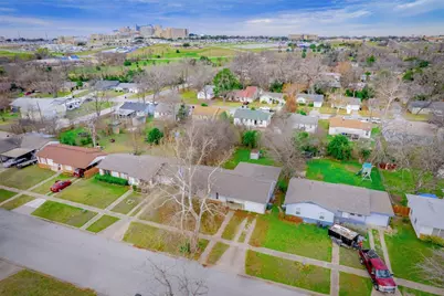 1910 S 13th Street, Temple, TX 76504 - Photo 2