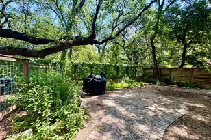 702 W Gibson St, Austin, TX 78704 - Photo 38