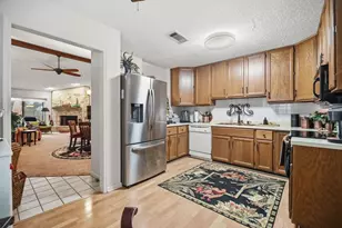 49 Oaks Pl, Lago Vista, TX 78645 - Photo 4