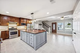 114 Upola Ct, Bastrop, TX 78602 - Photo 2