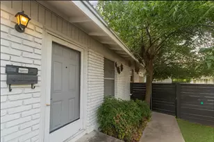 607 Bellevue Pl, Austin, TX 78705 - Photo 2