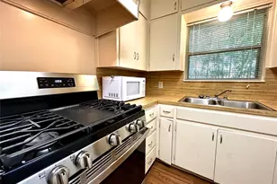 607 Bellevue Pl, Austin, TX 78705 - Photo 8