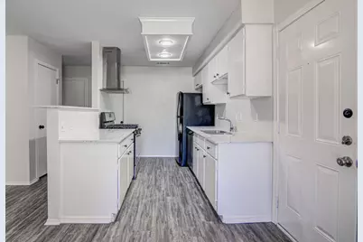 5301 Indio Circle #B, Austin, TX 78745 - Photo 8