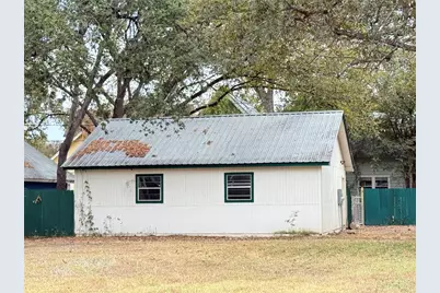 502 Main Street, Smithville, TX 78957 - Photo 1