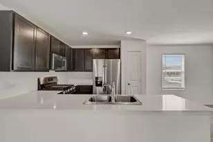 420 Halfmoon Dr, Lockhart, TX 78644 - Photo 8