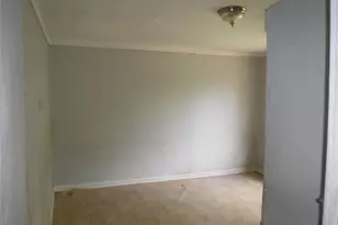 310 Houston St, Elgin, TX 78621 - Photo 10