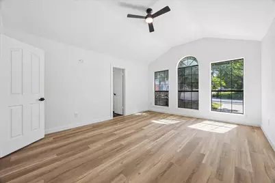 1706 Davis Street, Taylor, TX 76574 - Photo 8