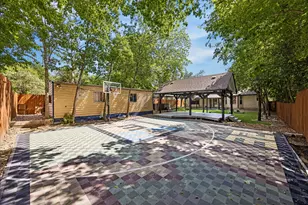 1706 Davis St, Taylor, TX 76574 - Photo 16