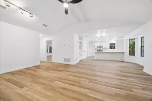 1706 Davis St, Taylor, TX 76574 - Photo 4