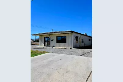 2204 N Austin Street, Seguin, TX 78155 - Photo 8