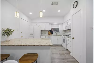 13016 Moorcroft Lane, Austin, TX 78729 - Photo 10