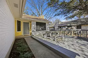 13016 Moorcroft Ln, Austin, TX 78729 - Photo 2