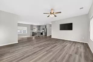 219 Roaming Dr, Hutto, TX 78634 - Photo 8