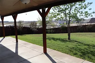 5032 Irvine Ln, Del Valle, TX 78617 - Photo 6
